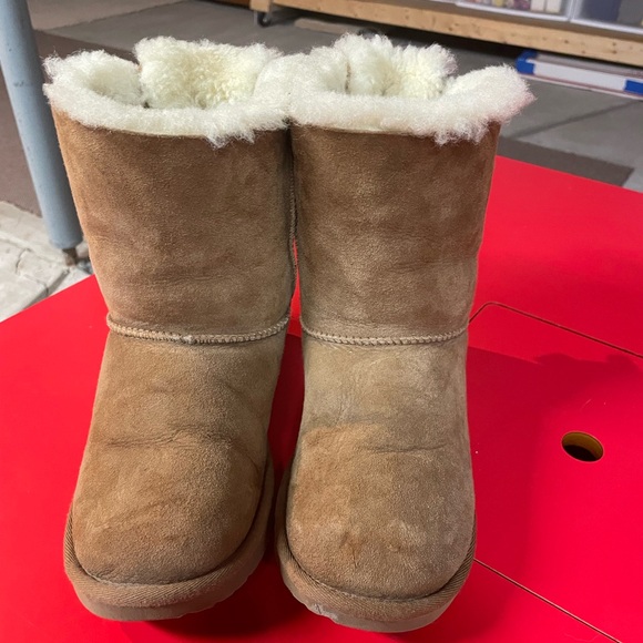 UGG Kids' Tan Boots with Bow Detail - Picture 3 of 5
